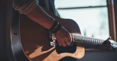 The Honest Guide to Starting a Musical Hobby as a Left-Handed Beginner The Honest Guide to Starting a Musical Hobby as a Left-Handed Beginner