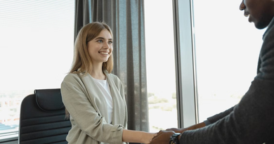 The Nonverbal Signals a Workplace Sends to New Hires The Nonverbal Signals a Workplace Sends to New Hires